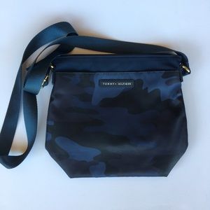 Tommy Hilfiger crossbody